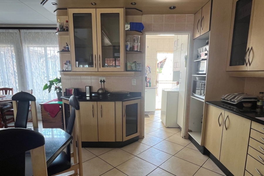 4 Bedroom Property for Sale in Brackendowns Gauteng