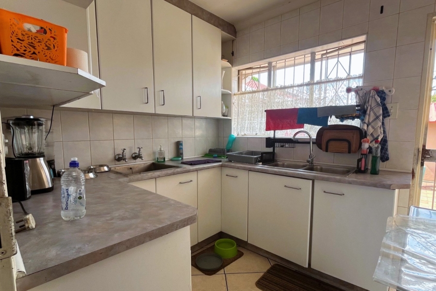 4 Bedroom Property for Sale in Brackendowns Gauteng