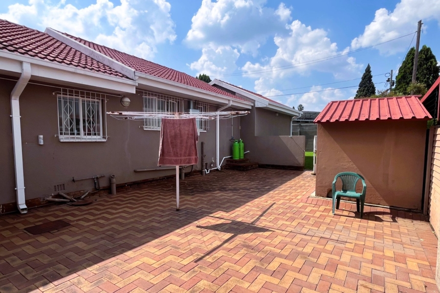 4 Bedroom Property for Sale in Brackendowns Gauteng