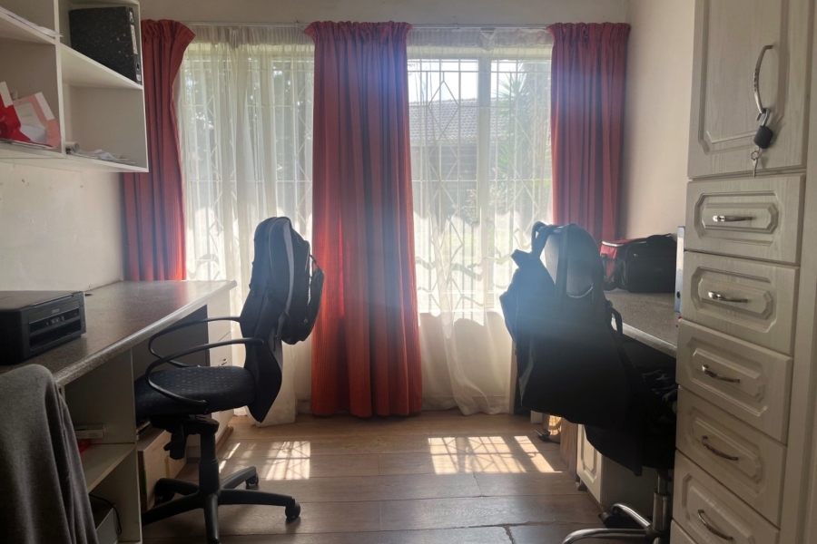 4 Bedroom Property for Sale in Brackendowns Gauteng