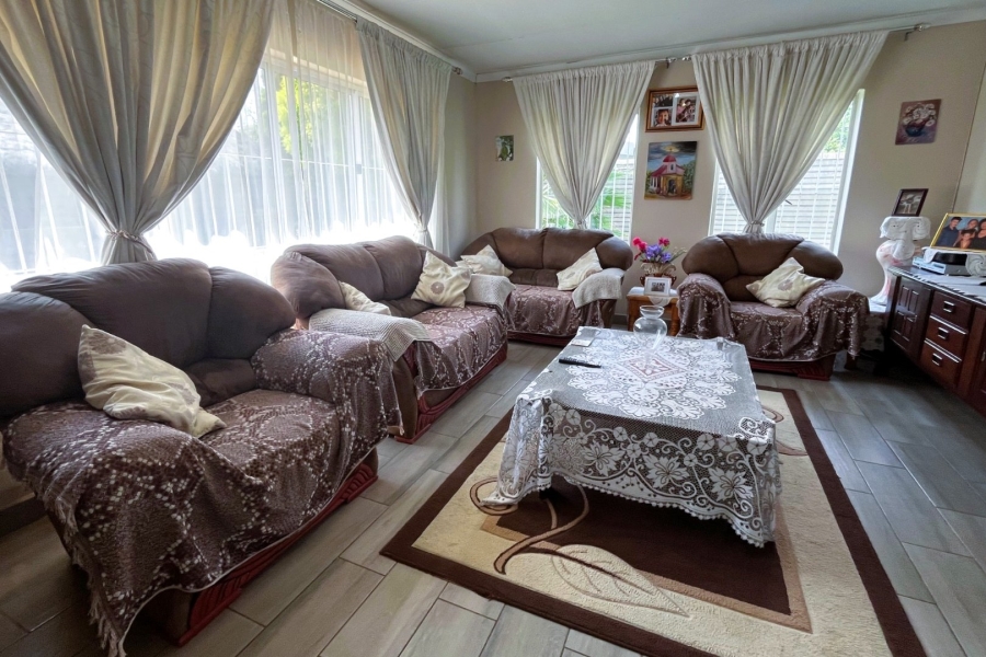 4 Bedroom Property for Sale in Brackendowns Gauteng