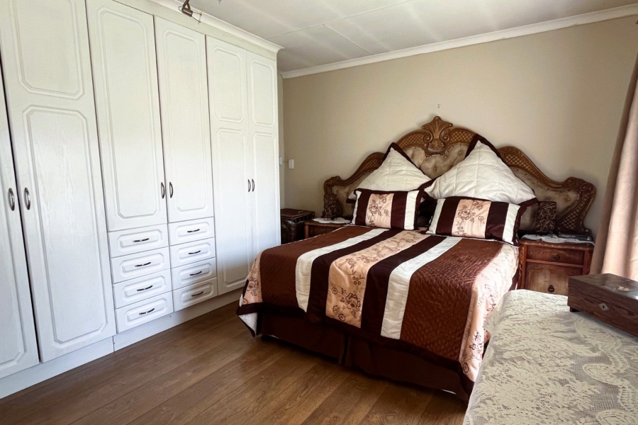4 Bedroom Property for Sale in Brackendowns Gauteng