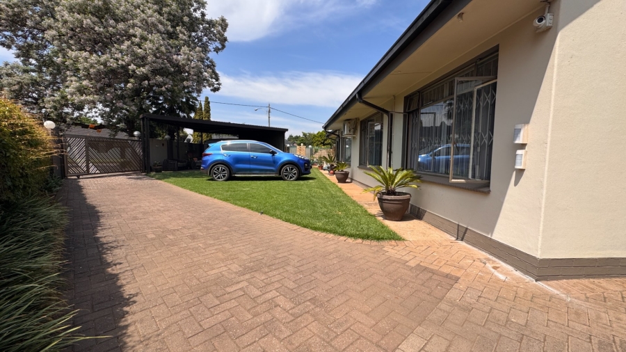 4 Bedroom Property for Sale in Risiville Gauteng