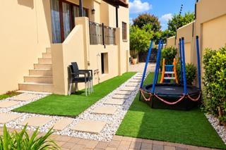 To Let 4 Bedroom Property for Rent in Faerie Glen Gauteng