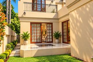 To Let 4 Bedroom Property for Rent in Faerie Glen Gauteng