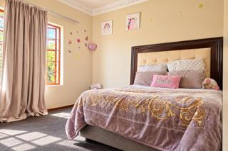 To Let 4 Bedroom Property for Rent in Faerie Glen Gauteng