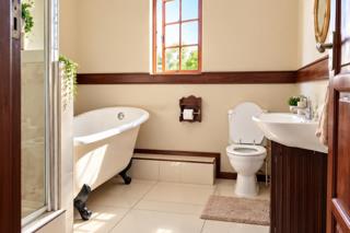 To Let 4 Bedroom Property for Rent in Faerie Glen Gauteng