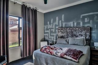 7 Bedroom Property for Sale in Theresa Park Gauteng