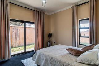 7 Bedroom Property for Sale in Theresa Park Gauteng