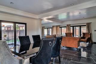 7 Bedroom Property for Sale in Theresa Park Gauteng