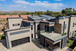7 Bedroom Property for Sale in Theresa Park Gauteng