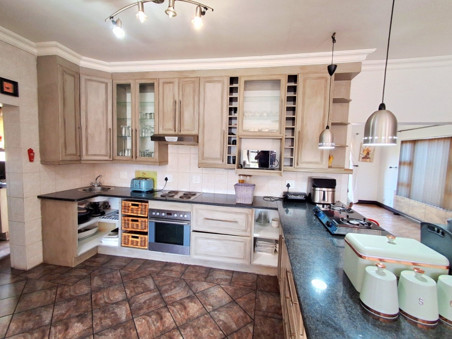4 Bedroom Property for Sale in Vanderbijlpark SE 8 Gauteng