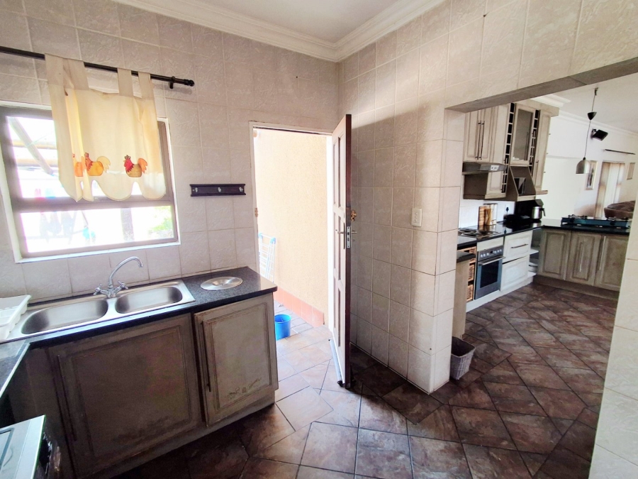 4 Bedroom Property for Sale in Vanderbijlpark SE 8 Gauteng