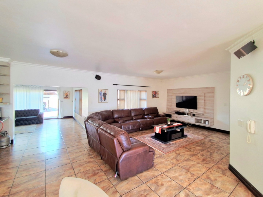 4 Bedroom Property for Sale in Vanderbijlpark SE 8 Gauteng