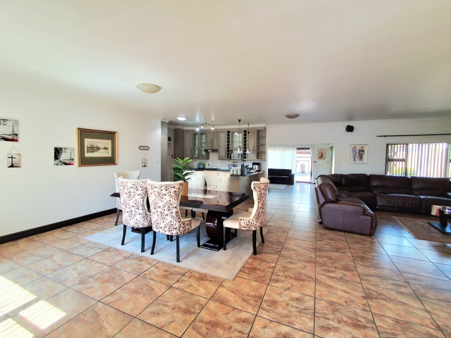 4 Bedroom Property for Sale in Vanderbijlpark SE 8 Gauteng