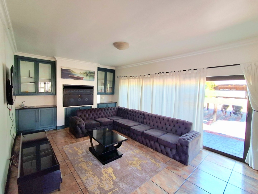4 Bedroom Property for Sale in Vanderbijlpark SE 8 Gauteng