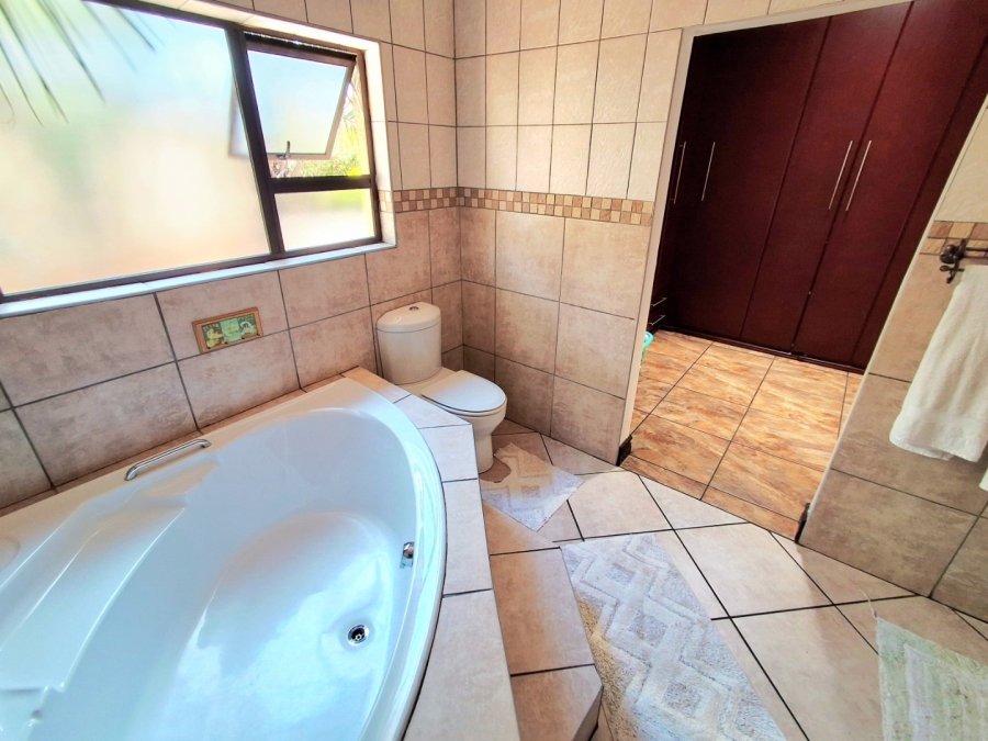4 Bedroom Property for Sale in Vanderbijlpark SE 8 Gauteng