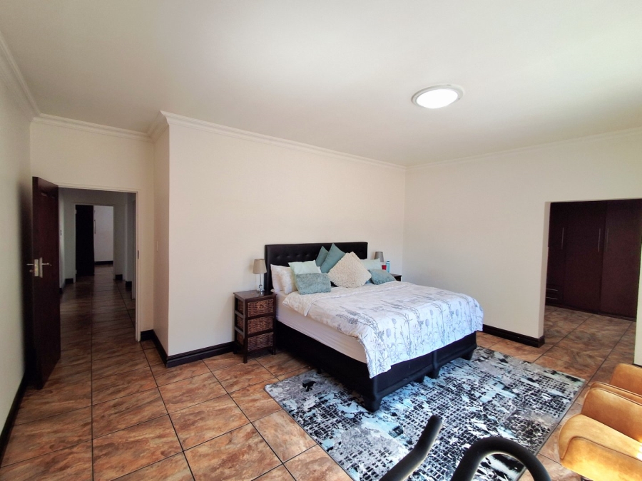 4 Bedroom Property for Sale in Vanderbijlpark SE 8 Gauteng