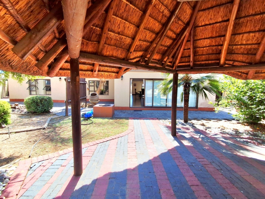 4 Bedroom Property for Sale in Vanderbijlpark SE 8 Gauteng