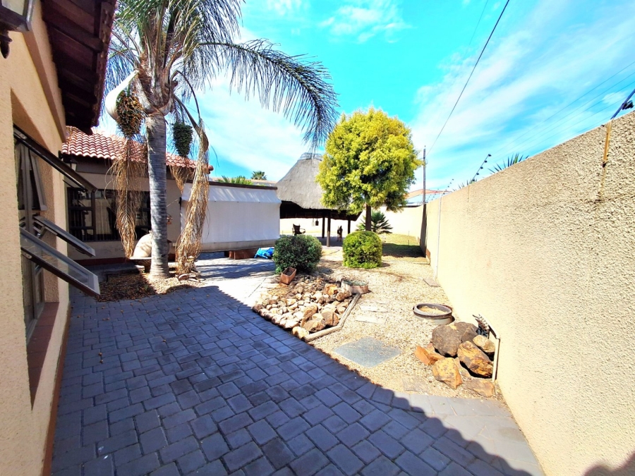 4 Bedroom Property for Sale in Vanderbijlpark SE 8 Gauteng