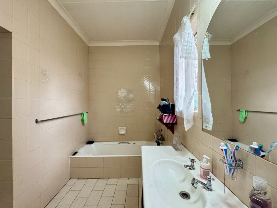 To Let 2 Bedroom Property for Rent in Lyttelton Manor Gauteng