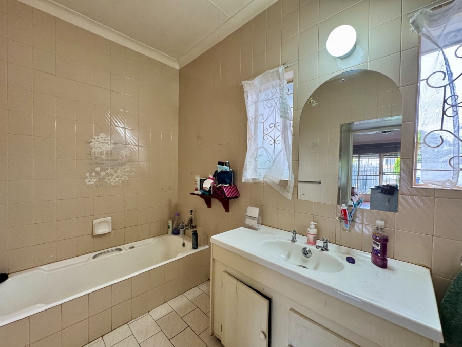 To Let 2 Bedroom Property for Rent in Lyttelton Manor Gauteng