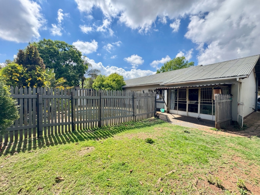 To Let 2 Bedroom Property for Rent in Lyttelton Manor Gauteng