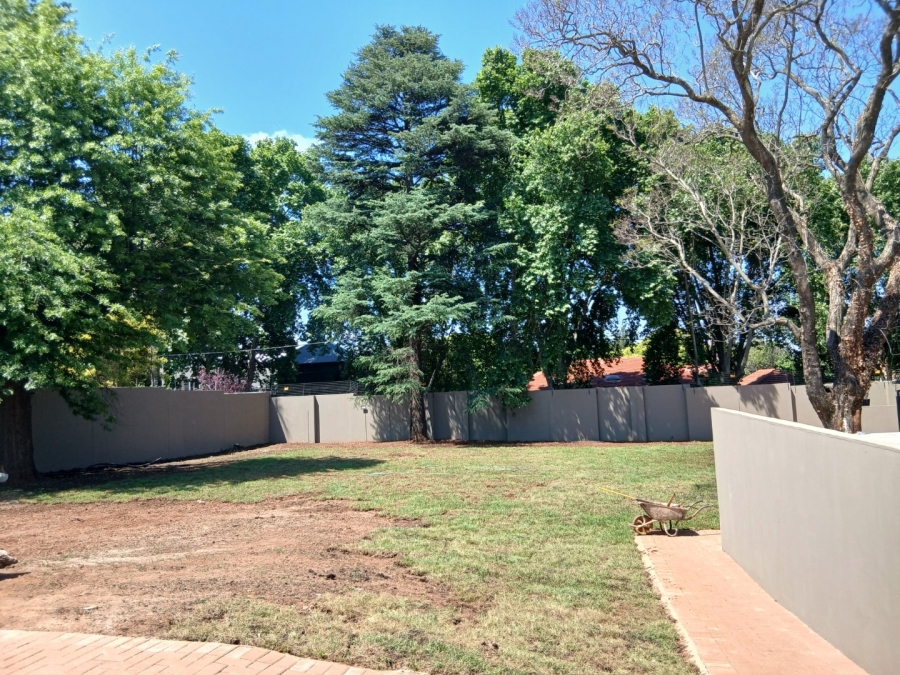 To Let 2 Bedroom Property for Rent in Houghton Estate Gauteng