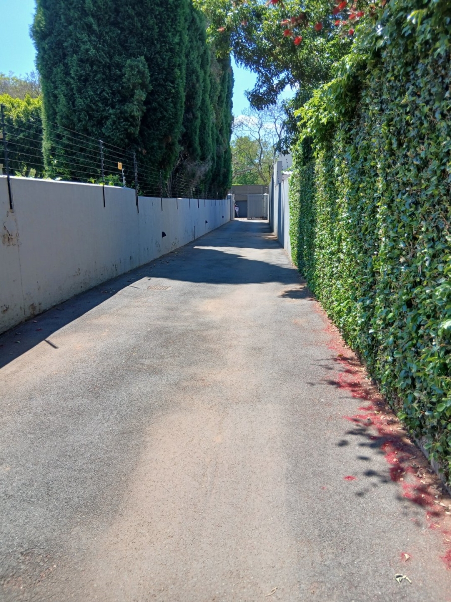 To Let 2 Bedroom Property for Rent in Houghton Estate Gauteng
