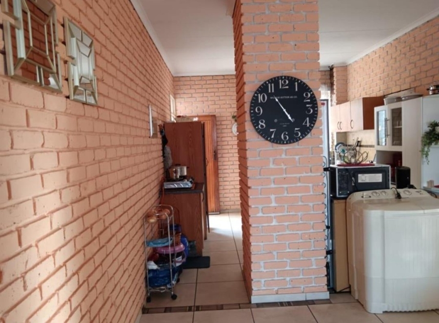 2 Bedroom Property for Sale in Pretoria North Gauteng