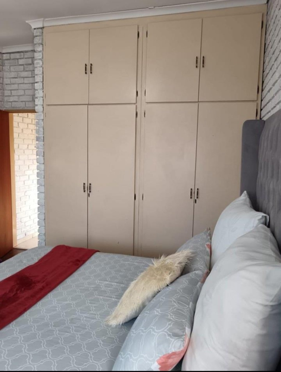 2 Bedroom Property for Sale in Pretoria North Gauteng