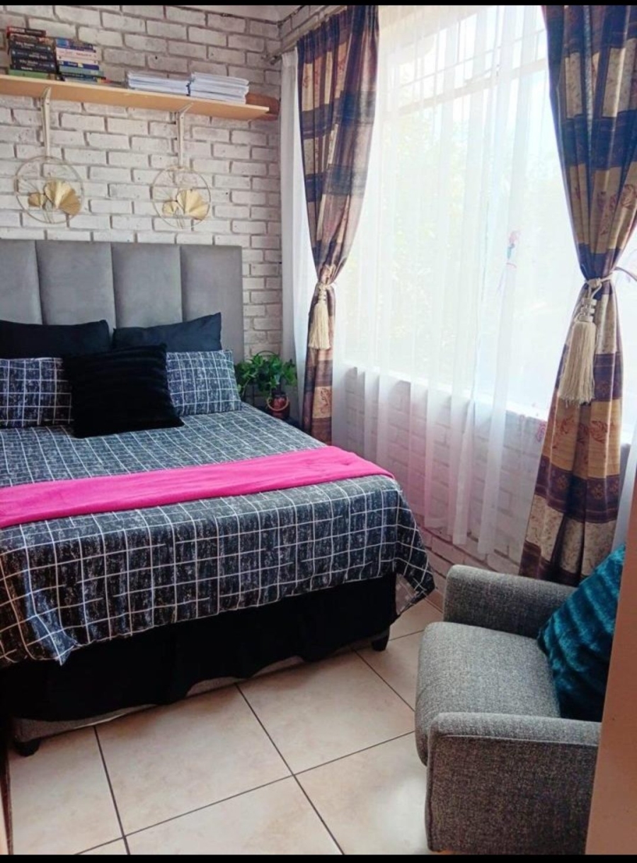 2 Bedroom Property for Sale in Pretoria North Gauteng