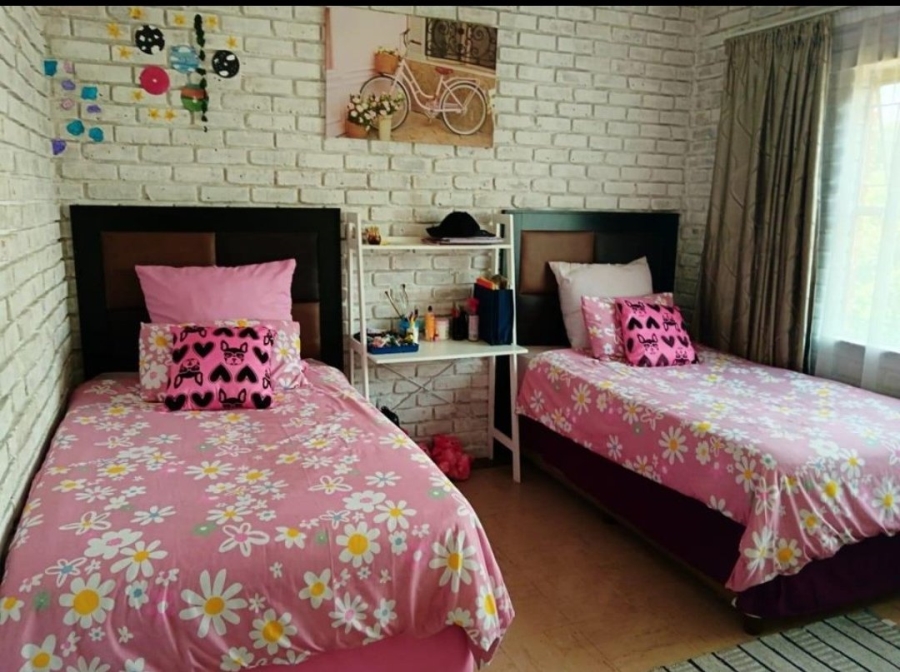 2 Bedroom Property for Sale in Pretoria North Gauteng