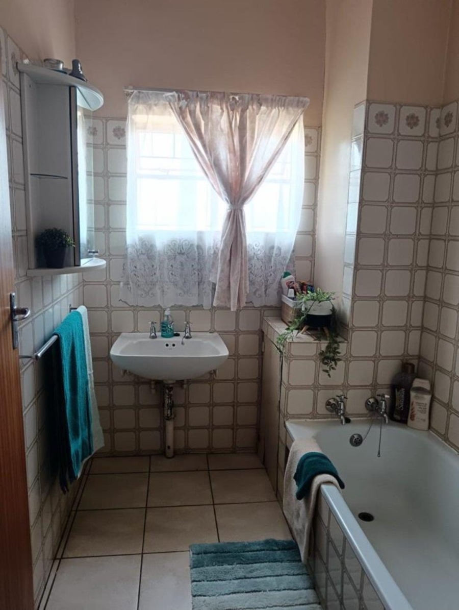 2 Bedroom Property for Sale in Pretoria North Gauteng