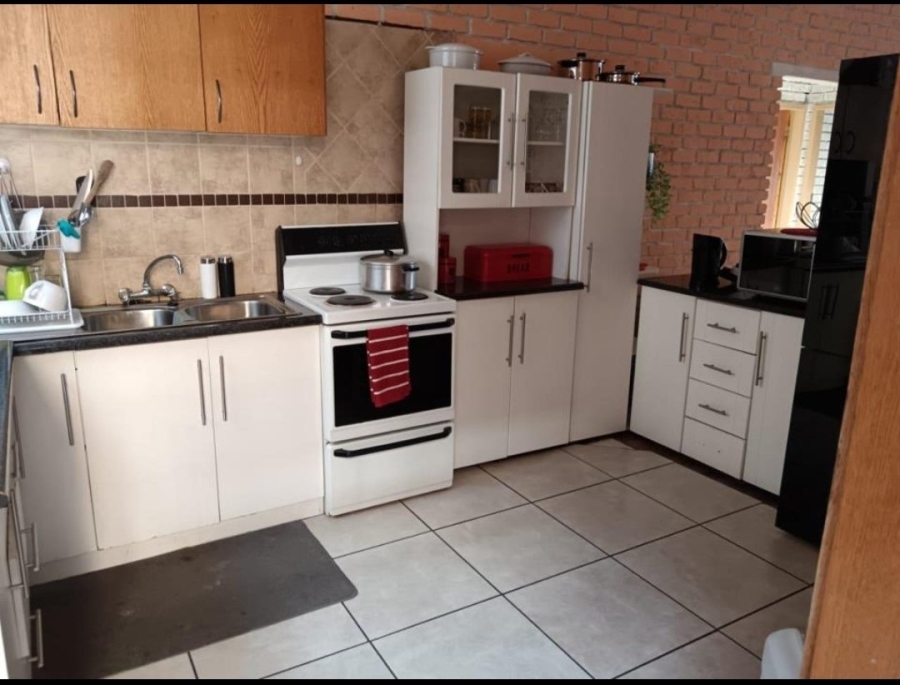 2 Bedroom Property for Sale in Pretoria North Gauteng