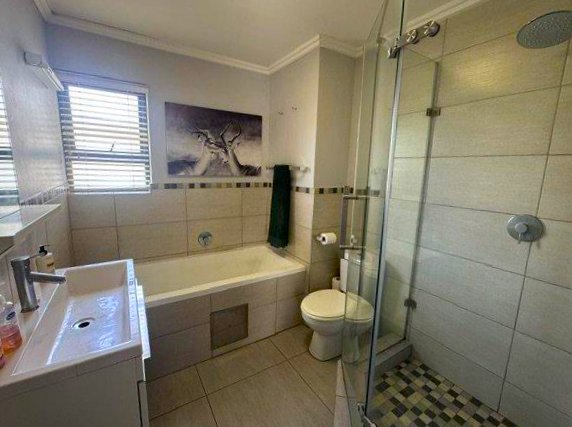 2 Bedroom Property for Sale in Sebenza Gauteng