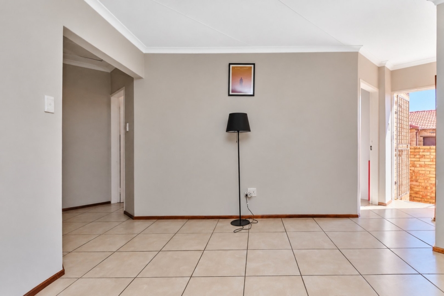 2 Bedroom Property for Sale in Honeydew Ridge Gauteng