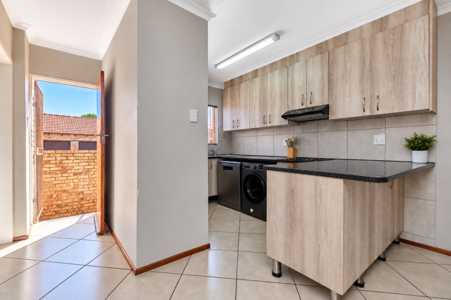 2 Bedroom Property for Sale in Honeydew Ridge Gauteng
