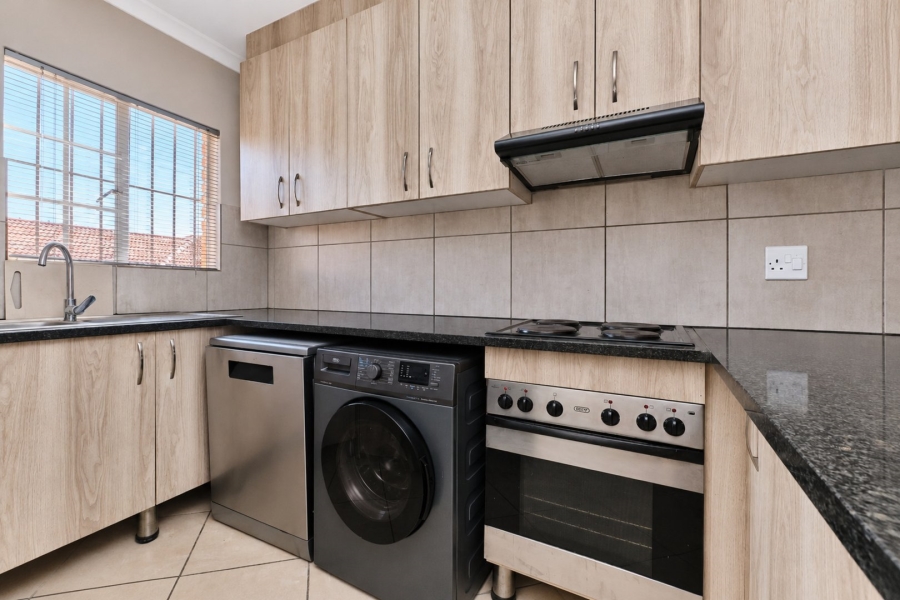 2 Bedroom Property for Sale in Honeydew Ridge Gauteng