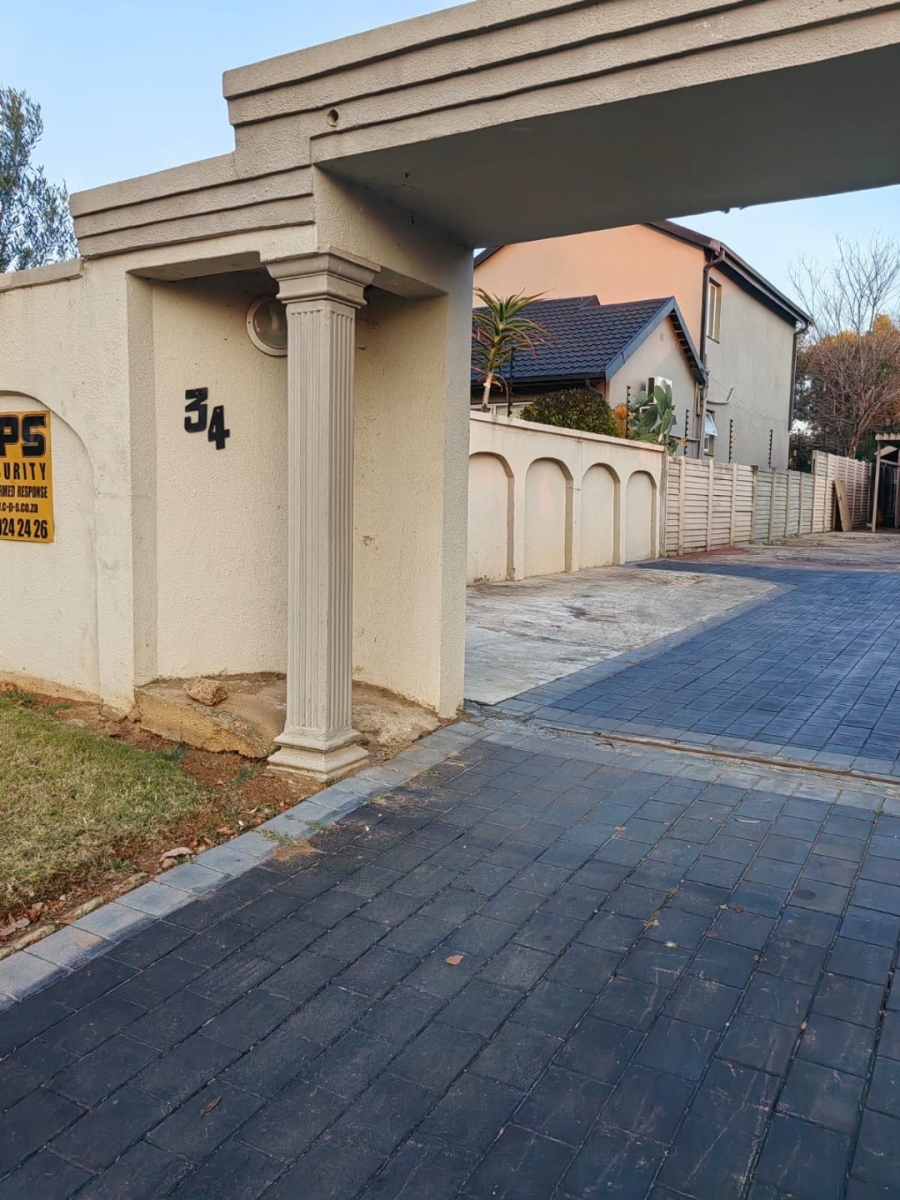 4 Bedroom Property for Sale in Brackendowns Gauteng