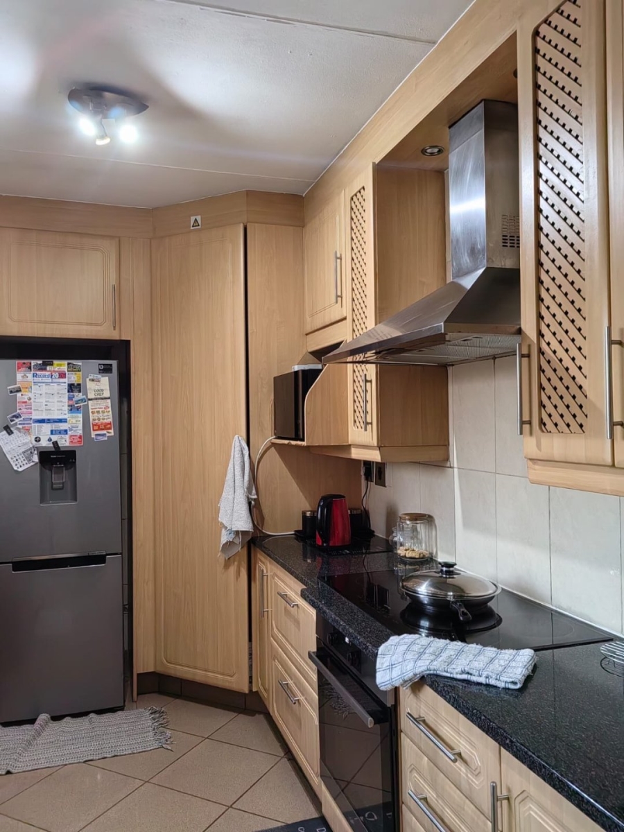 4 Bedroom Property for Sale in Brackendowns Gauteng