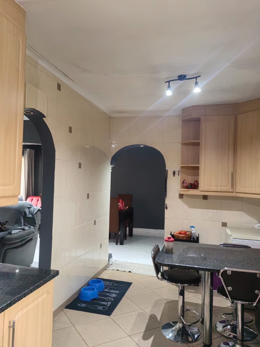4 Bedroom Property for Sale in Brackendowns Gauteng