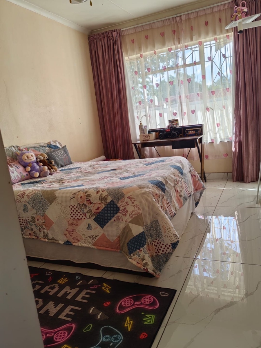 4 Bedroom Property for Sale in Brackendowns Gauteng