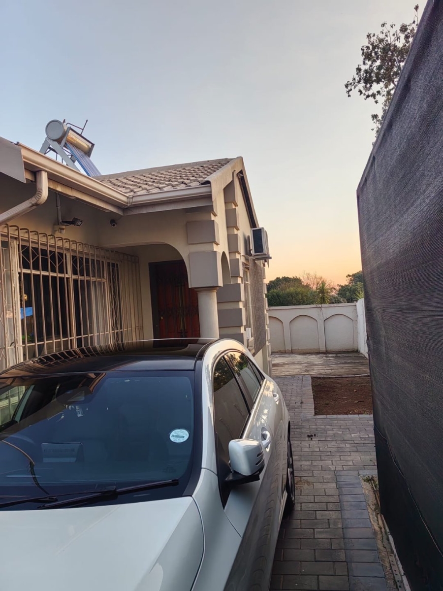 4 Bedroom Property for Sale in Brackendowns Gauteng