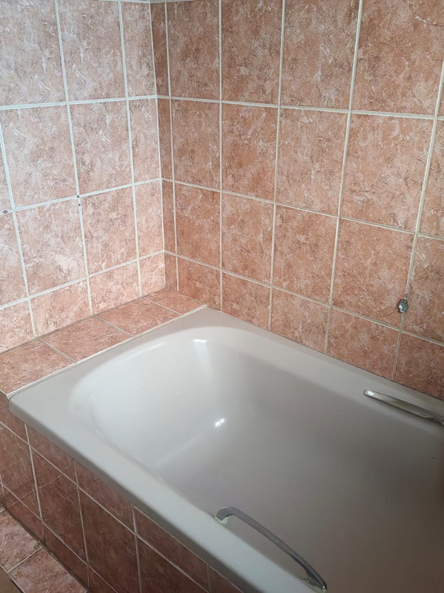 4 Bedroom Property for Sale in Brackendowns Gauteng