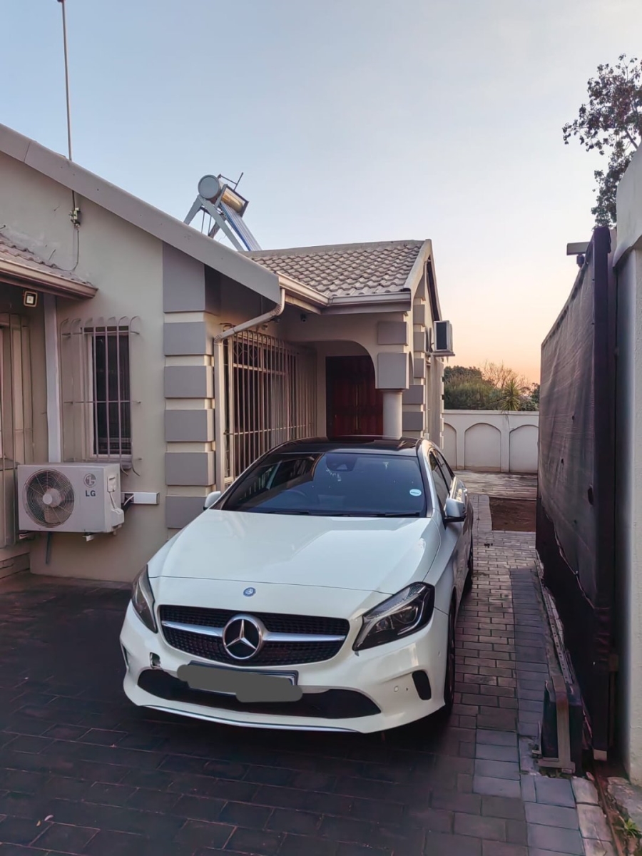 4 Bedroom Property for Sale in Brackendowns Gauteng