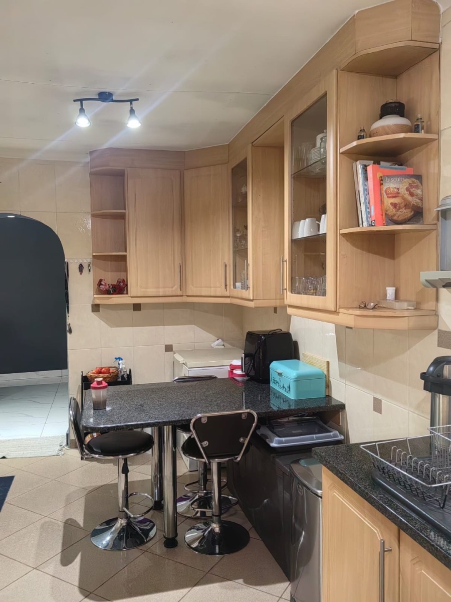 4 Bedroom Property for Sale in Brackendowns Gauteng