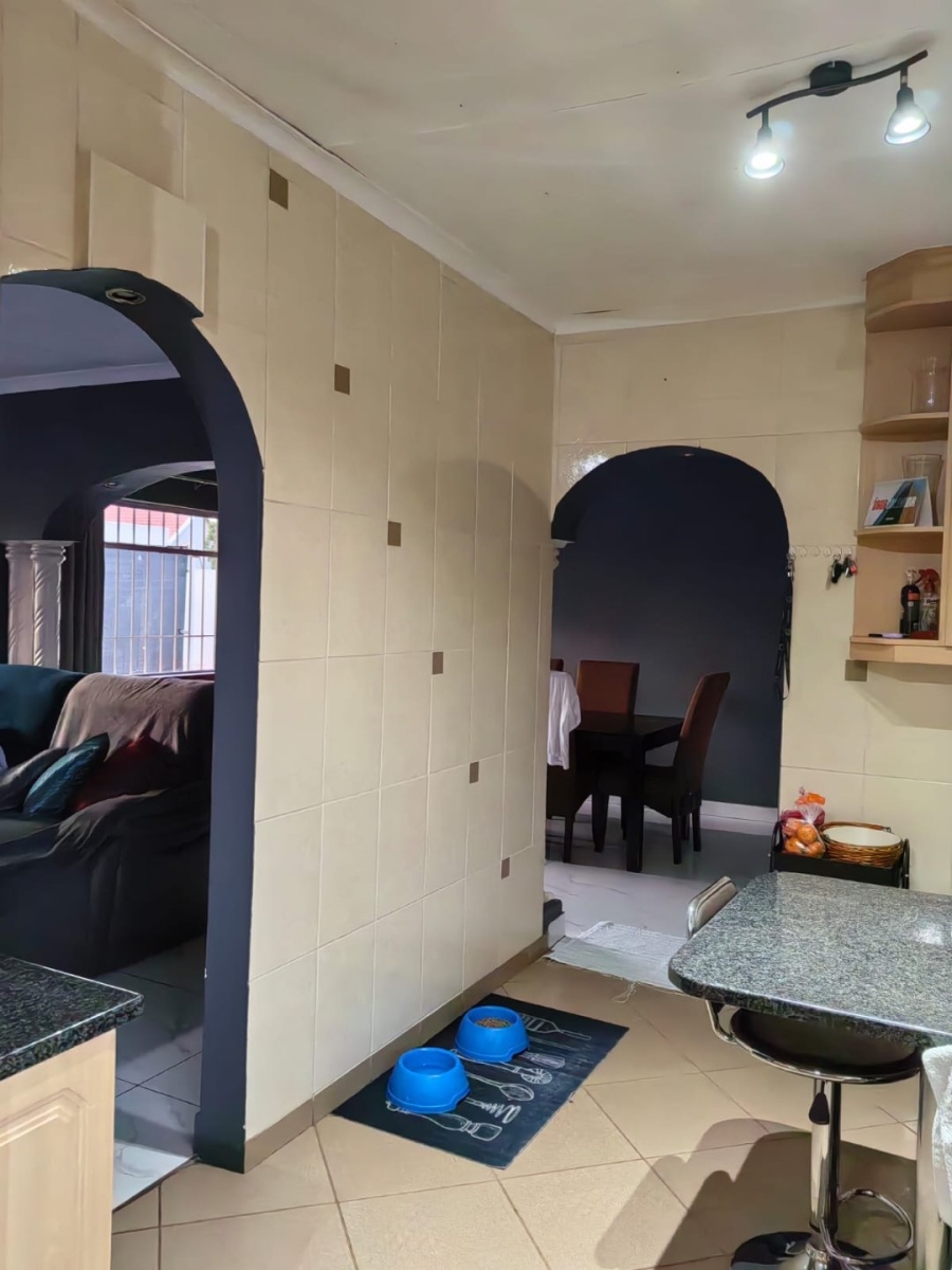 4 Bedroom Property for Sale in Brackendowns Gauteng