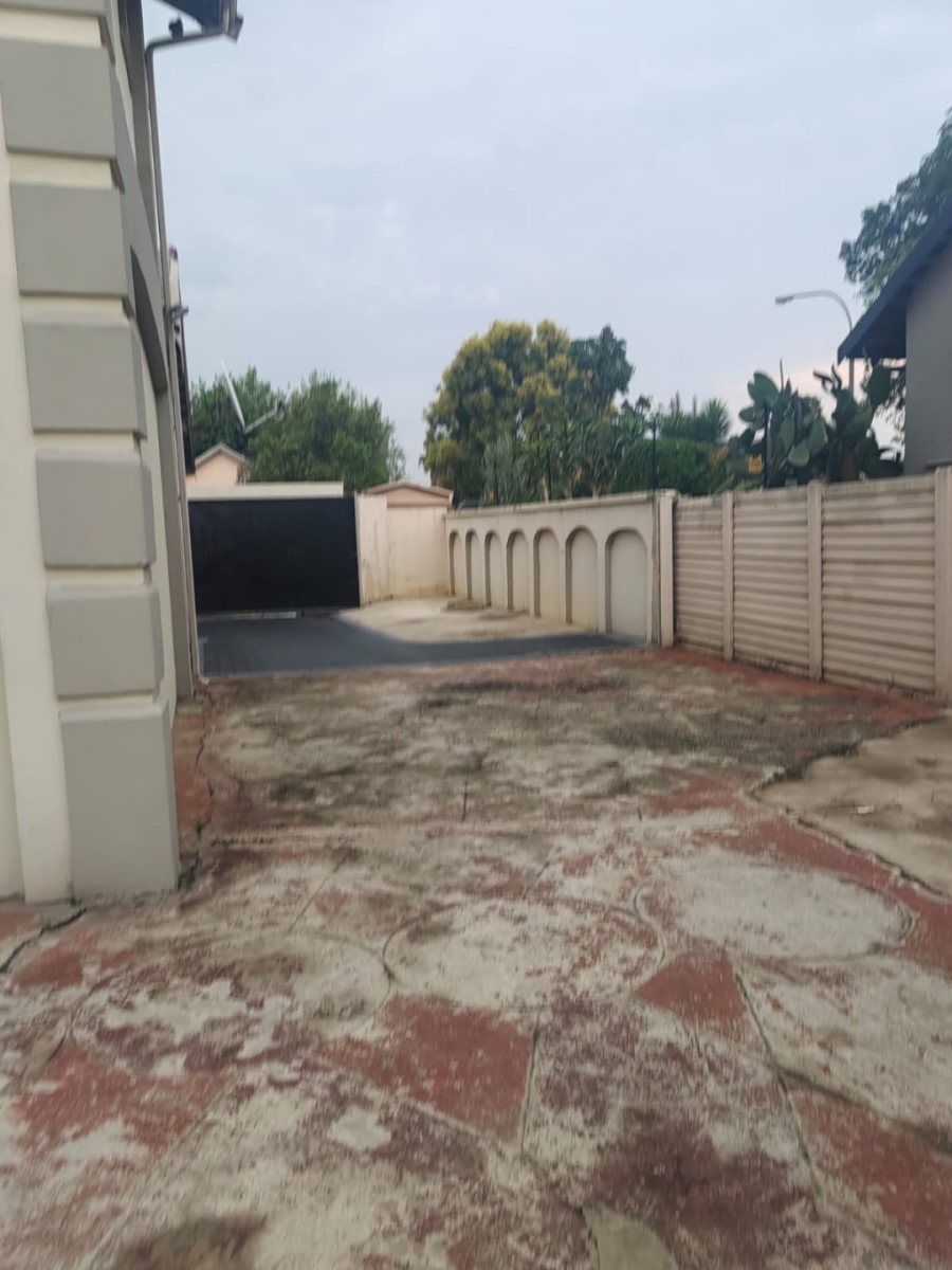 4 Bedroom Property for Sale in Brackendowns Gauteng