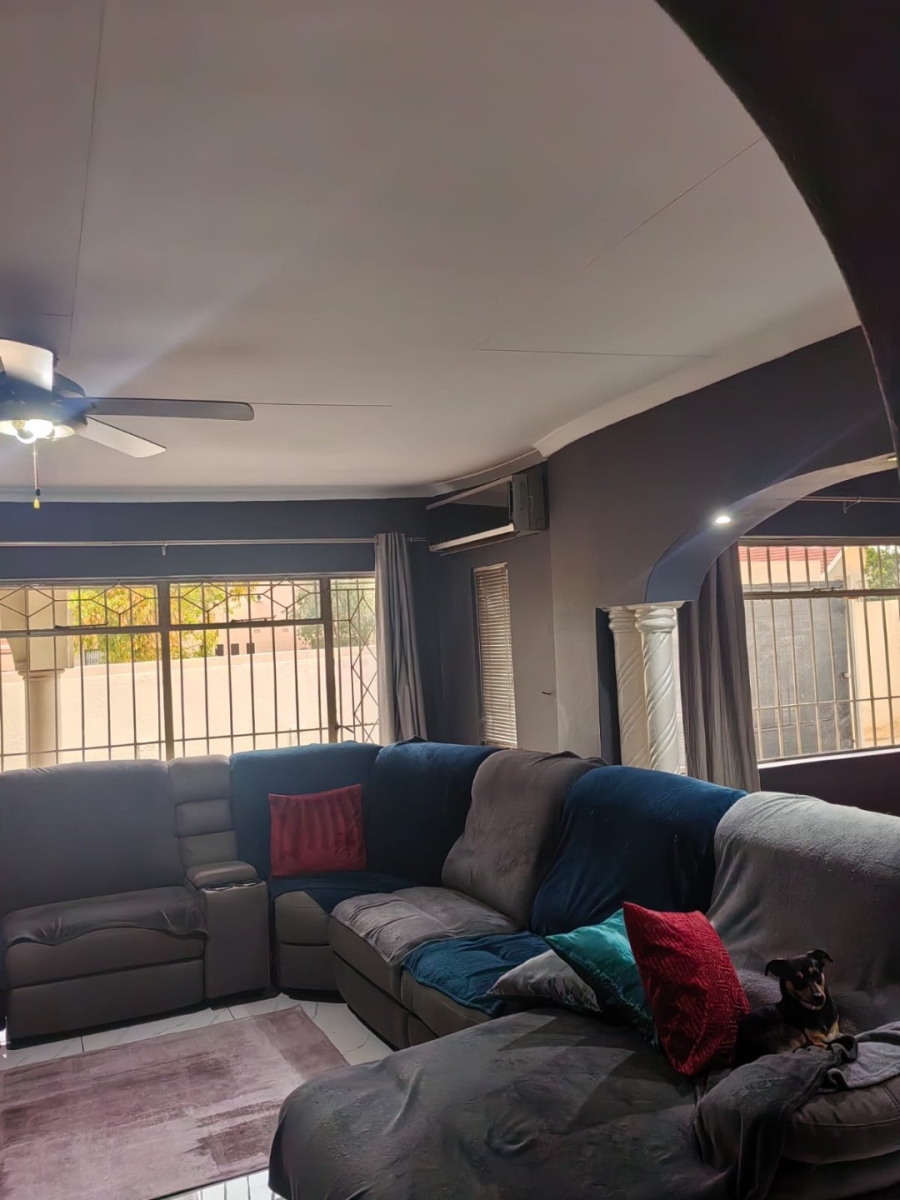 4 Bedroom Property for Sale in Brackendowns Gauteng